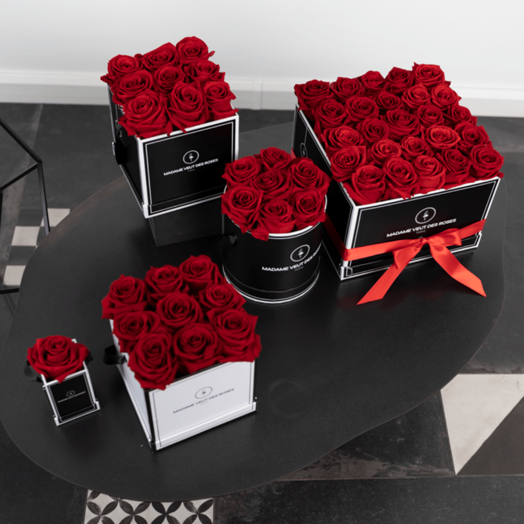 Boîte noire roses permanente cœur cadeau romantique bac 18 fleurs offrir  argenté